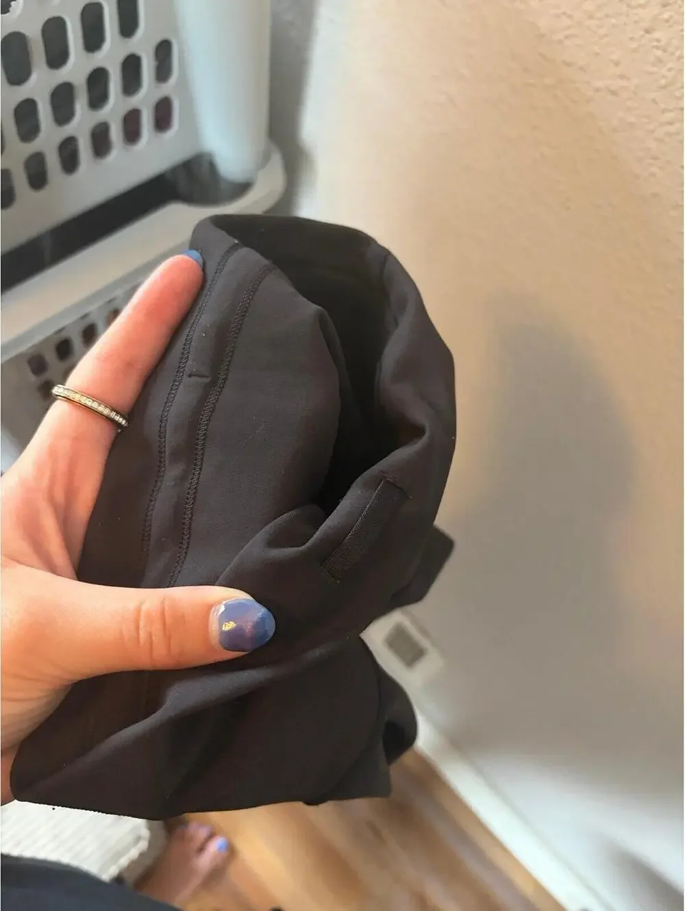 Lululemon Wunder Train High-Rise Tight 25in inseam Black size 4. Like new condit